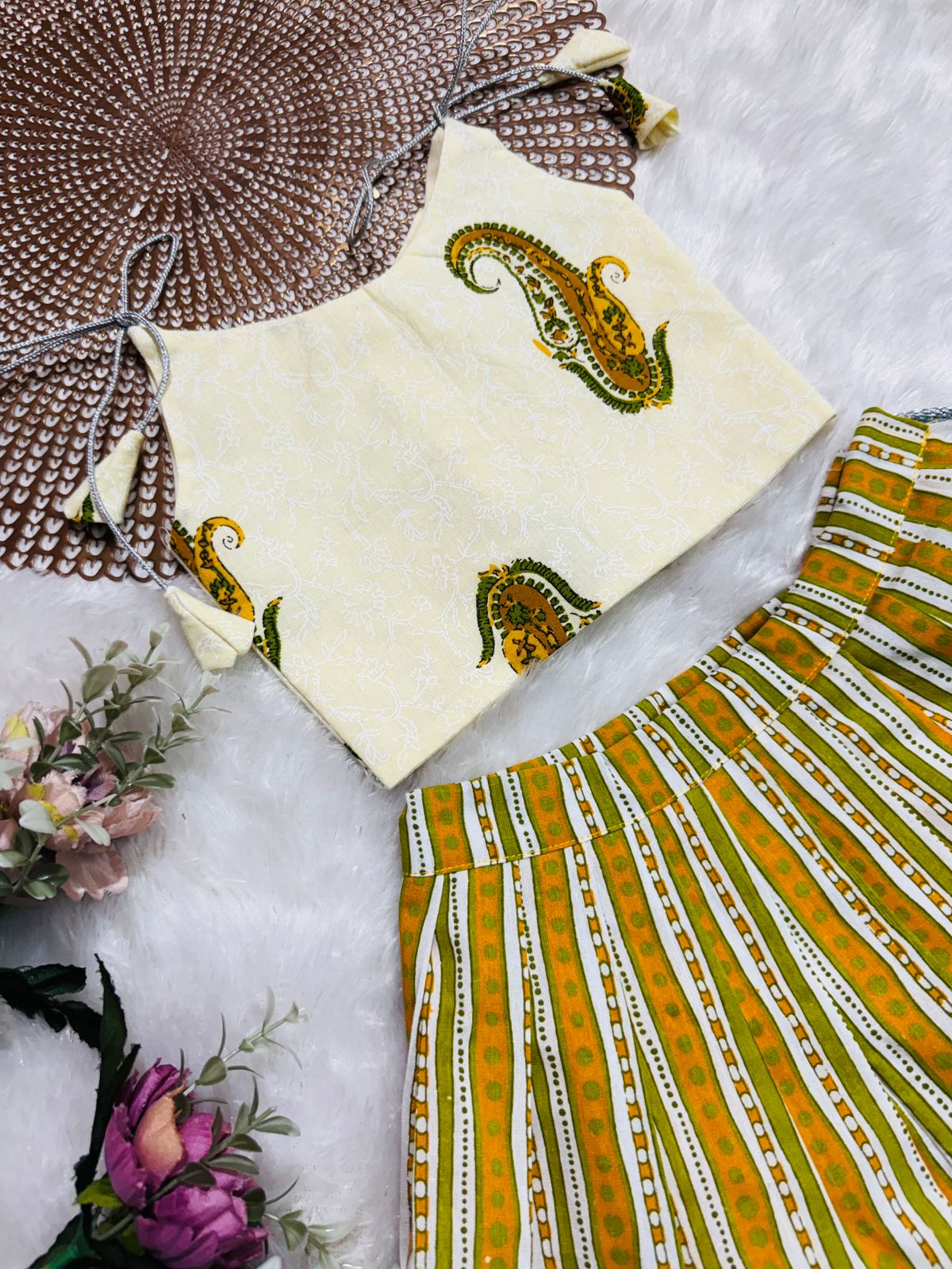 GLOW & FLOW - CP004- YELLOW OFF-WHITE KNOTTED SKIRT SET