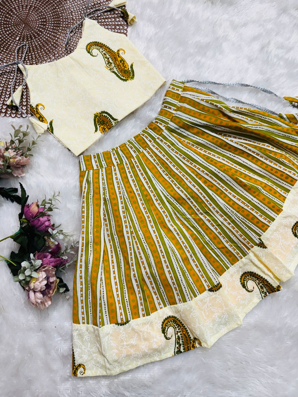GLOW & FLOW - CP004- YELLOW OFF-WHITE KNOTTED SKIRT SET