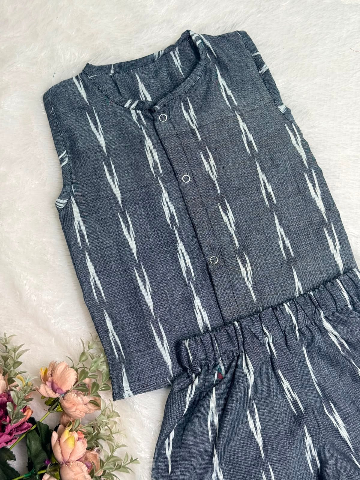 DAILY PLAY -NYC035- SLATE GREY WITH WHITE  IKKAT COORD SET