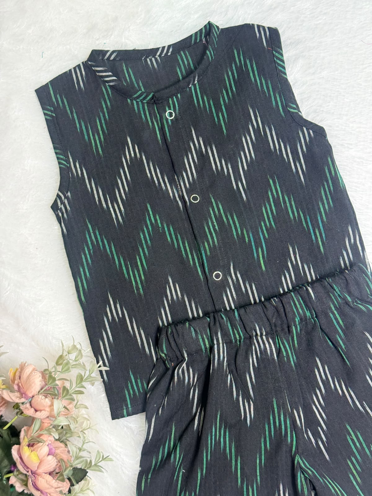 DAILY PLAY -NYC033- BLACK WITH GREEN  IKKAT COORD SET